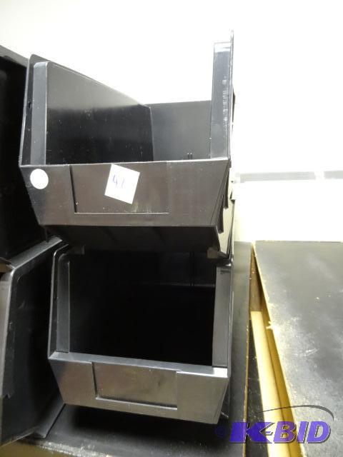 lot 41 image: Quantum Storage Bin. Ultra 265.8 X 18 X9 Qty ...