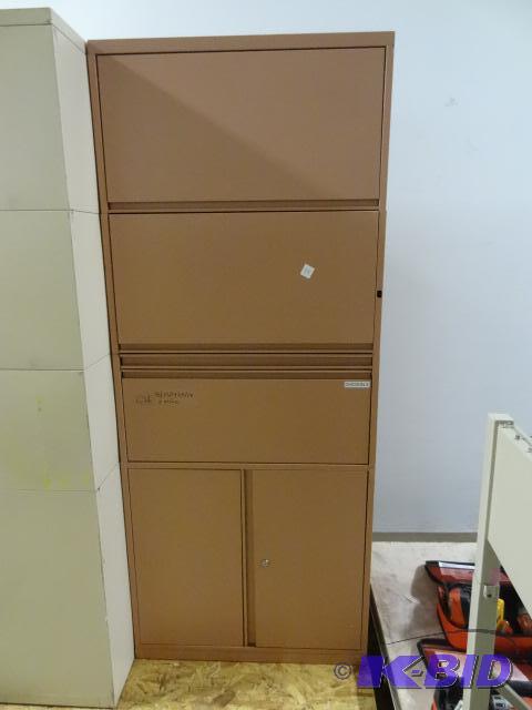 lot 58 image: Metal Office Cabinet 2 Doors on Bottom 2 Lift...