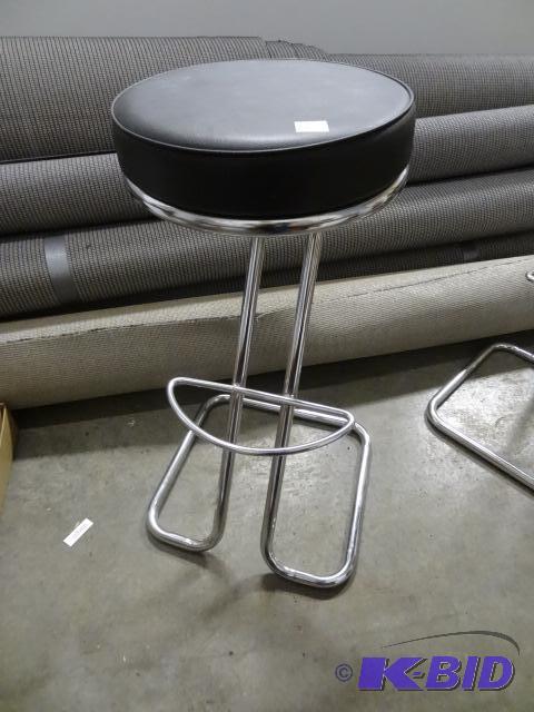 lot 95 image: Metal High End Stool 32" Seat Height...