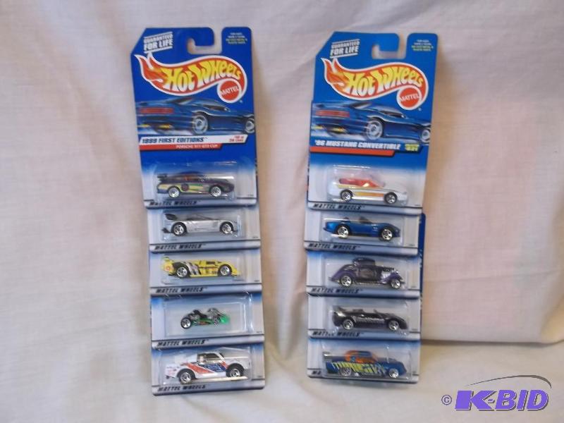 Lot with 10 collectable Hot Wheels new in pac...