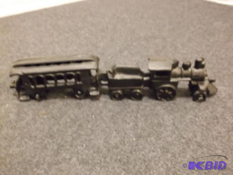 Cast iron toy train 10&quot L in great condi...