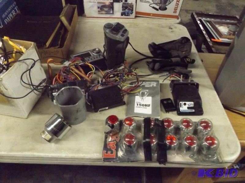 lot 282 image: Misc Lot - tools electronics