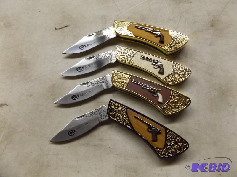 lot 286 image: Colt Collector Knives