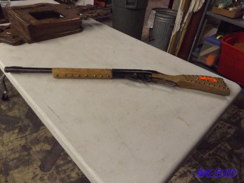 lot 312 image: BB gun - works
