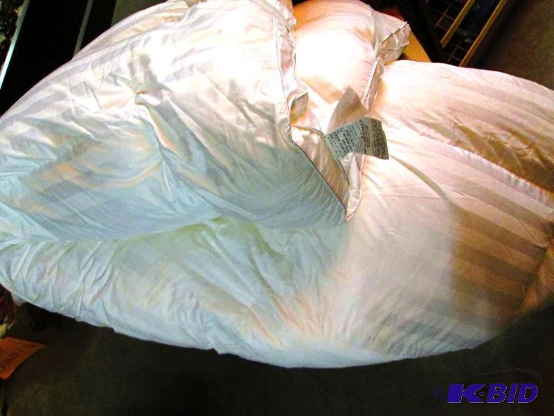 Soft-tex queen size matress pad- new...