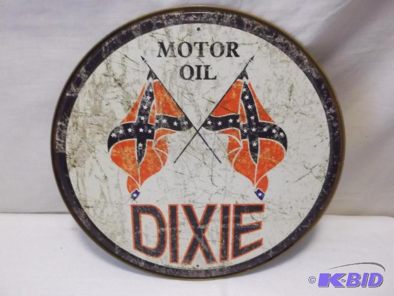lot 33 image: Collectable Dixie motor oil sign, measuring 1...