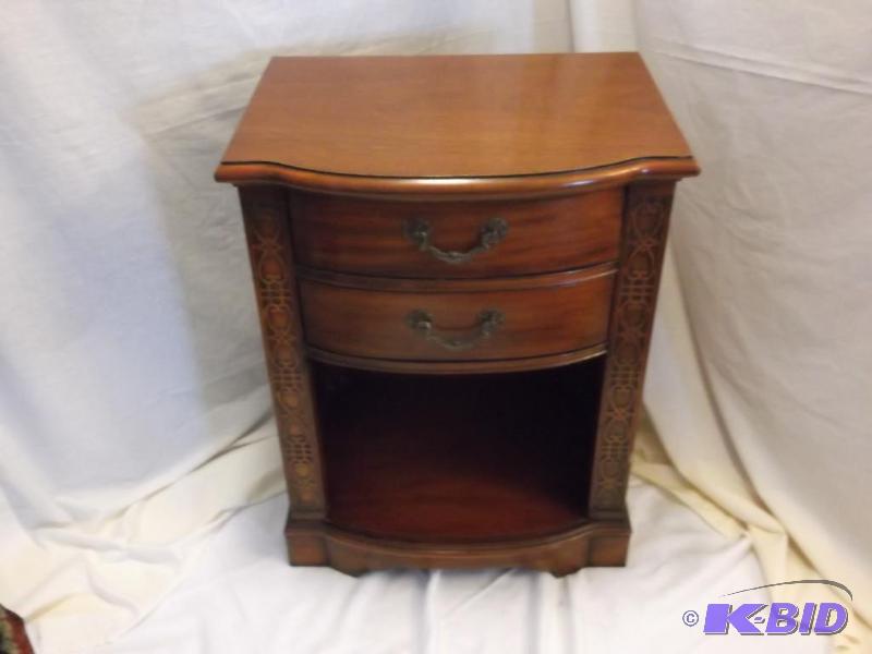 lot 52 image: Beautiful Drexel cheery finish dove tailed 2 ...