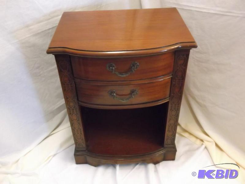 lot 53 image: Beautiful Drexel cheery finish dove tailed 2 ...