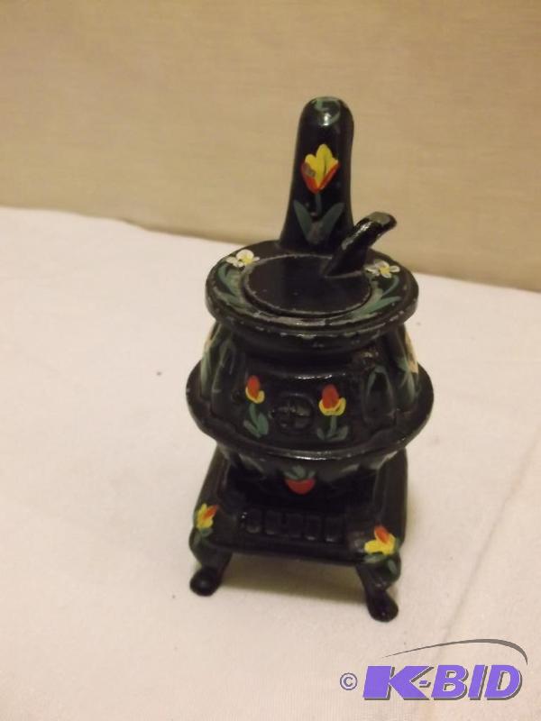 lot 60 image: Cute pot metal hand painted stove 5 14"...