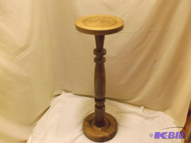 lot 67 image: Solid oak plant stand measuring 34 12" ...
