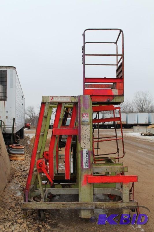 lot 12 image: High Horse Telescoping Work Platform  40...