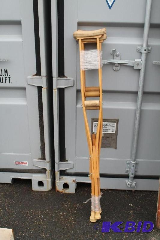 lot 30 image: Lot Of 4 Walking Crutches   ...