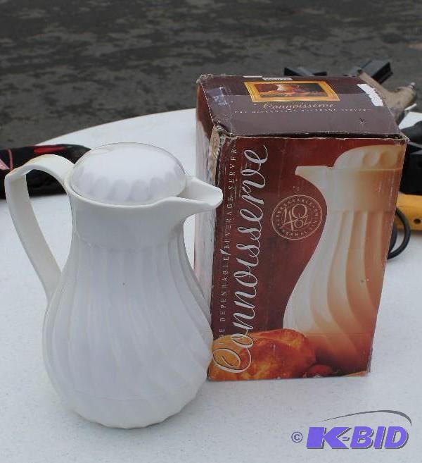 lot 33 image: Beverage Server Connoisserve...