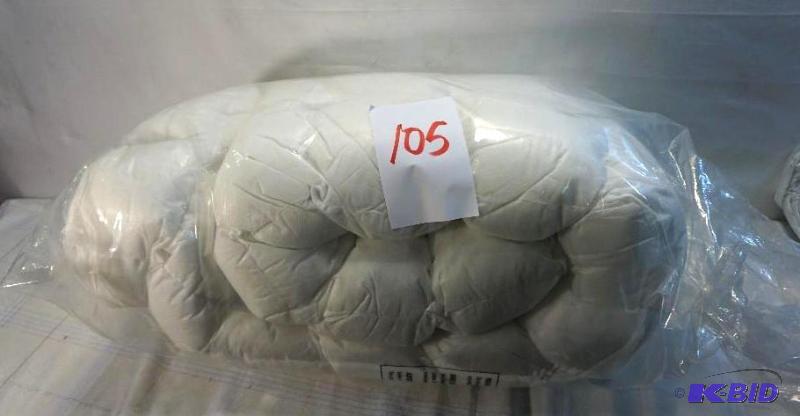 lot 105 image: Concierge Collection Queen Size Mattress Pad ...