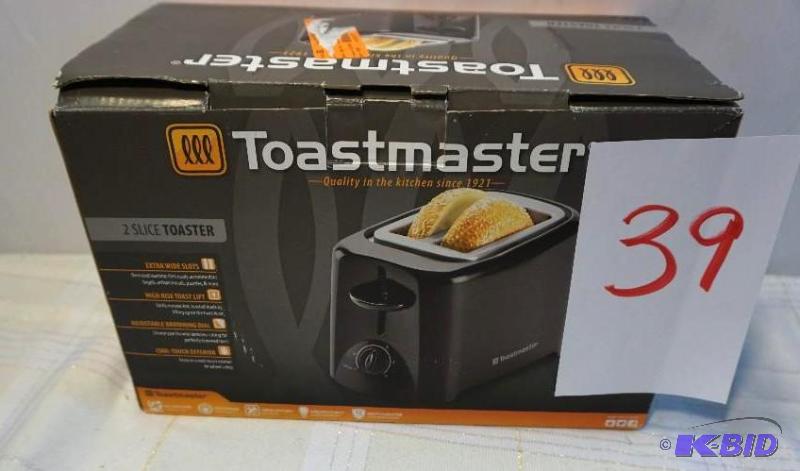 lot 39 image: Toastmaster 2 Slice Toaster With Extra Wide S...
