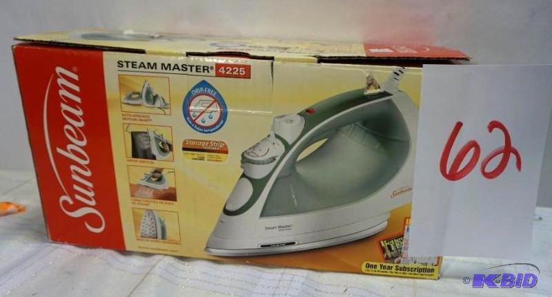 lot 62 image: Sunbeam Model 4225 Steam Master Cloths Steam ...
