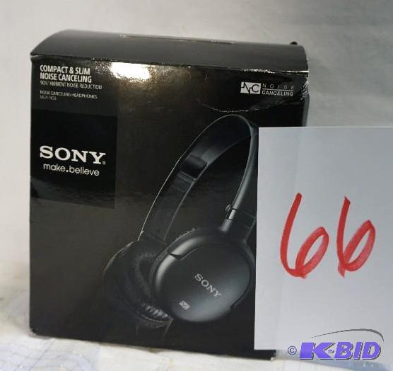 lot 66 image: Sony Model MDR-NC8 Compact and Slim Noise Can...