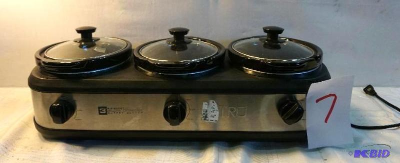 lot 7 image: Tru Brand 3 Station 2.5 Qt Slow Cooker Buffet...