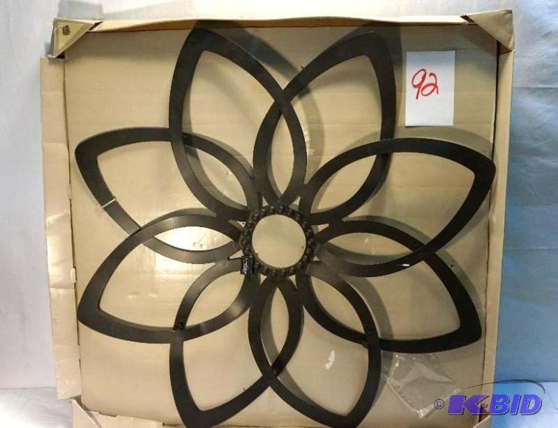 lot 92 image: Fetco&nbspDesign Metal Floral Design Wall Ar...