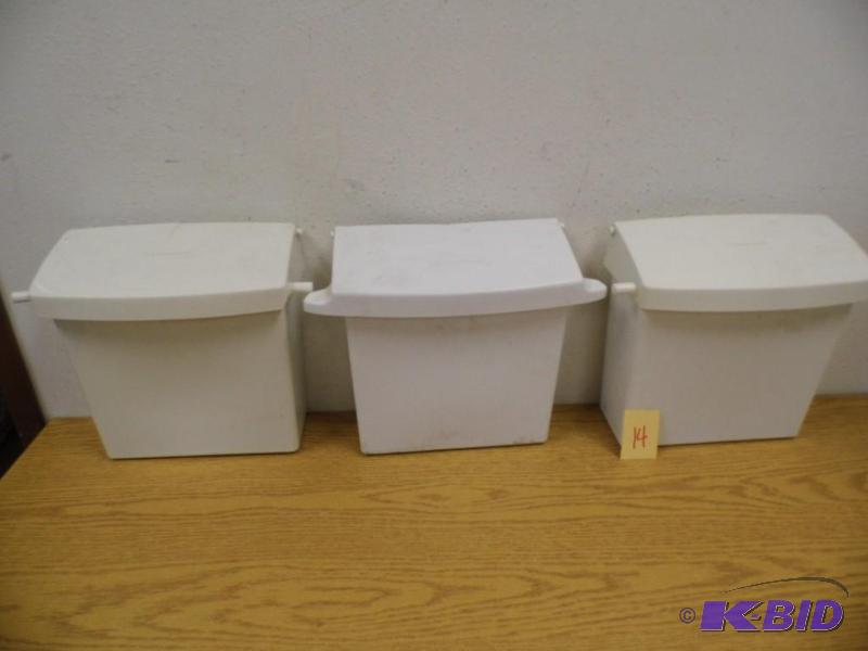 Rubbermaid Wall Mount Bins