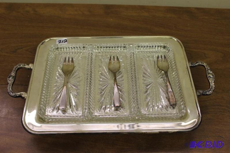 lot 212 image: Silver Plated Accouchements&nbspServing Plat...