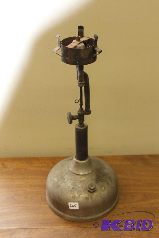 lot 265 image: Antique Coleman Lantern...