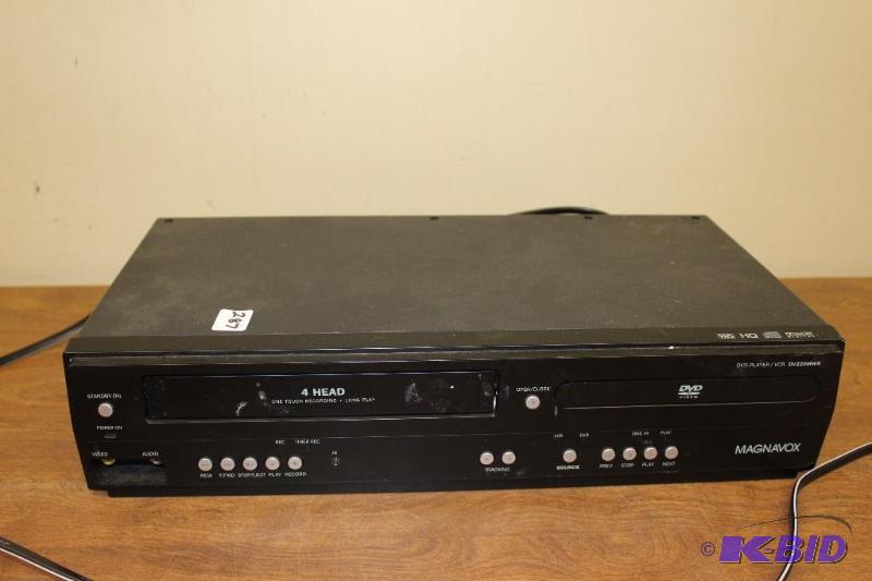 lot 287 image: Combo VHS  DVD Player, Magnavox ...