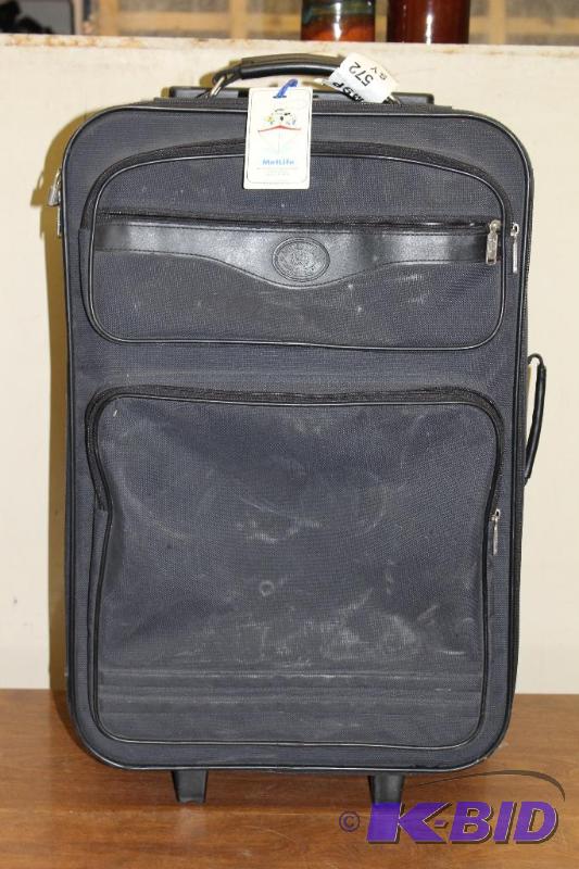 lot 29 image: Suitcase