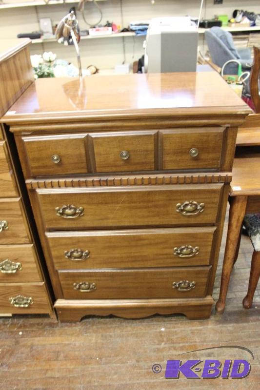 lot 3 image: 4 Drawer Dresser, Good Condition ...