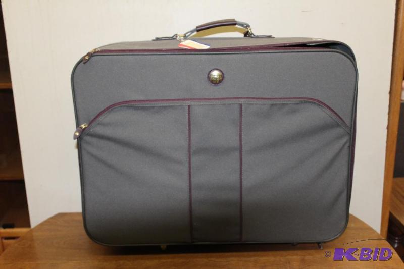 lot 31 image: Suitcase