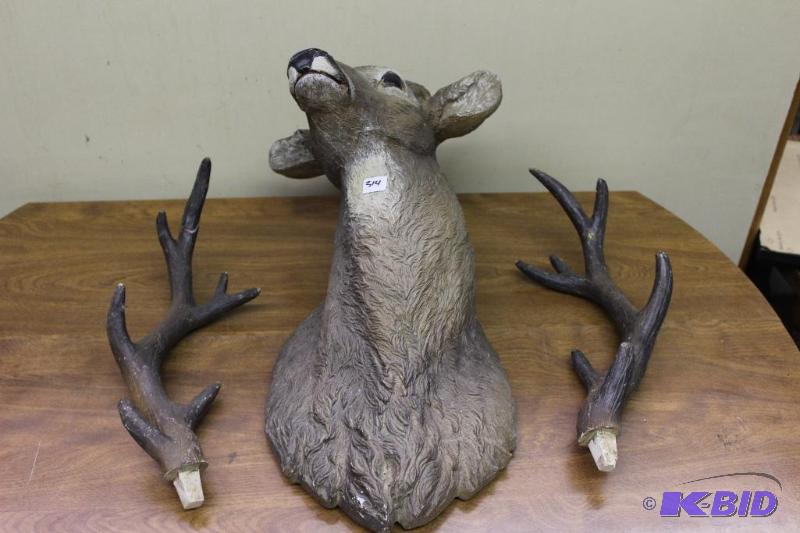lot 314 image: Deer Head