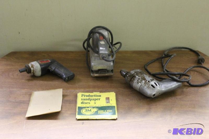 lot 355 image: Assorted Working Power Tools ...