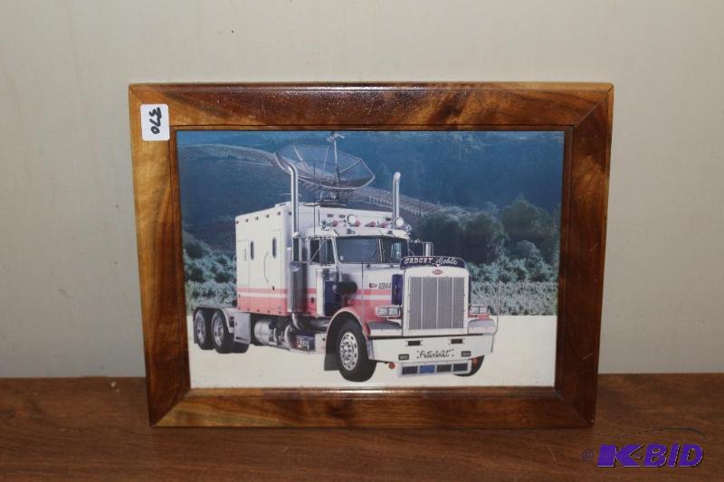 lot 370 image: Framed Picture  Frame is in good condition&nb...