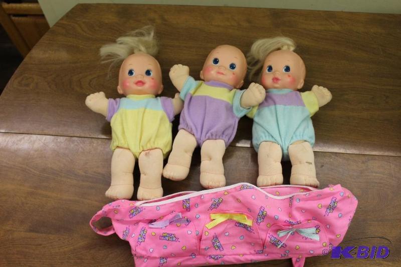 lot 40 image: Triplets Dolls ...