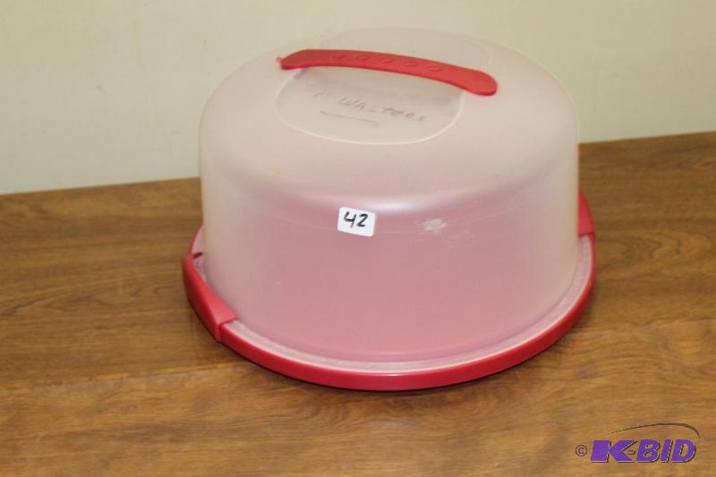 lot 42 image: Cake  Pie Saver ...