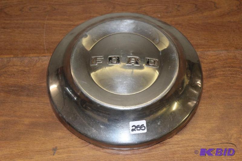 lot 455 image: Vintage Ford Hubcap  Excellent Condition for ...
