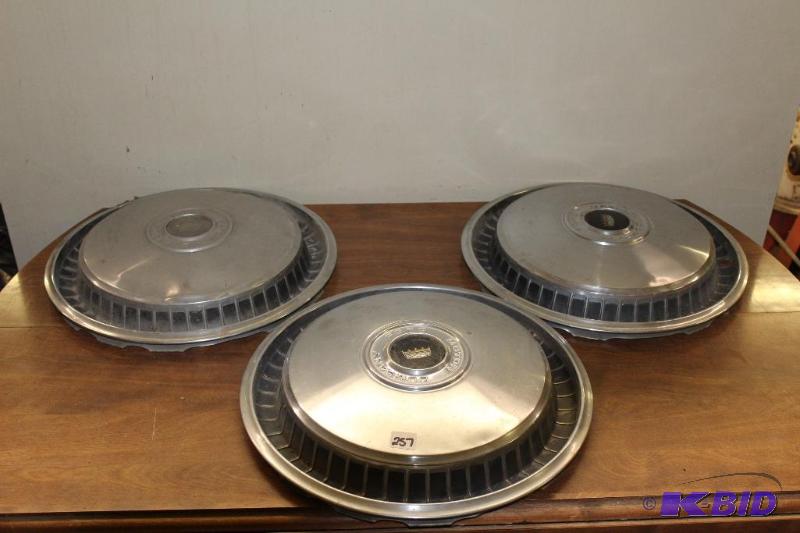 lot 457 image: Vintage Ford Hubcaps, Set of 3   Excelle...