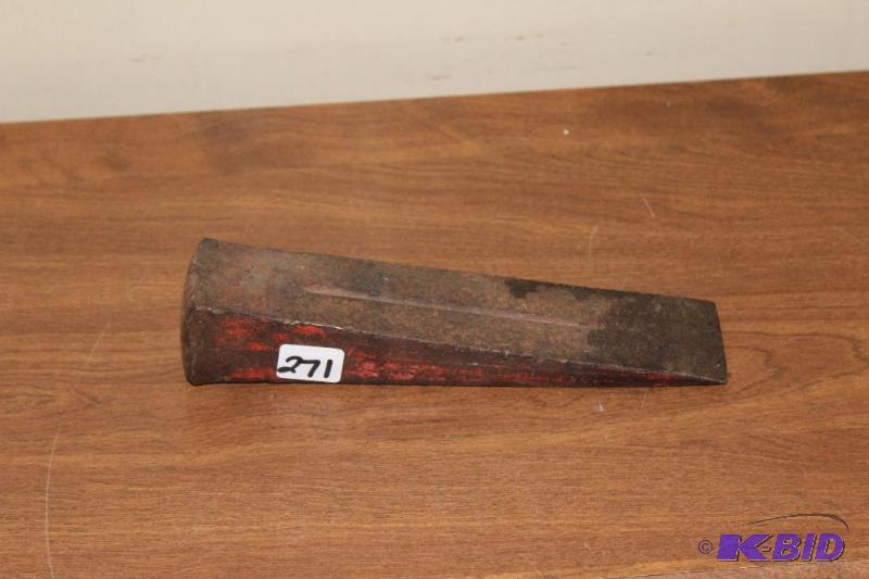 lot 471 image: Wedge Log Splitter ...