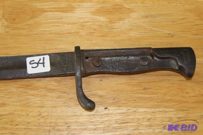 lot 54 image: Antique 20 Bayonet