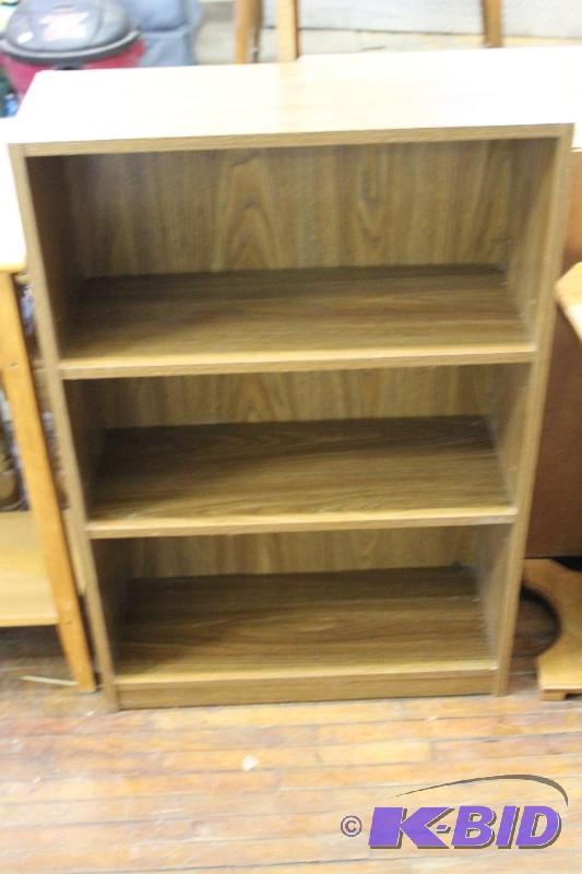 lot 6 image: Bookshelf, Good Condition ...
