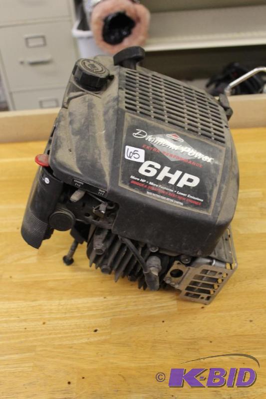 lot 65 image: Briggs and Stratton 6hp Gas Motor