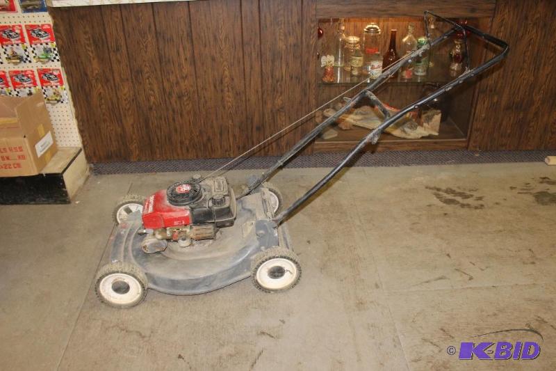 lot 66 image: Craftsman 4.5hp Lawn Mower ...