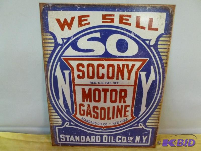 lot 1 image: Collectible Standard Oil Co - Socony Motor Ga...