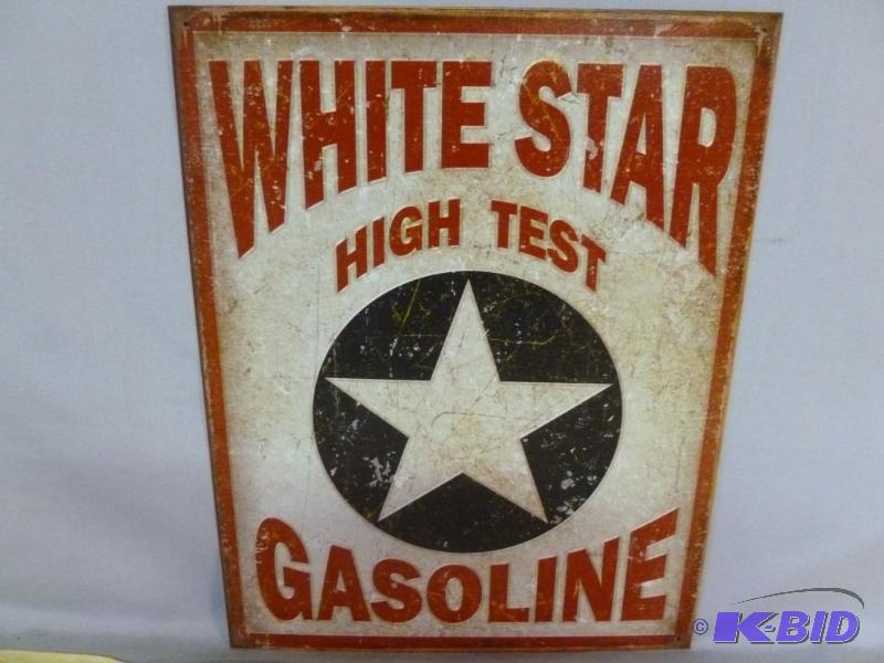 lot 18 image: Collectible White Star Gasoline&nbspMetal Si...