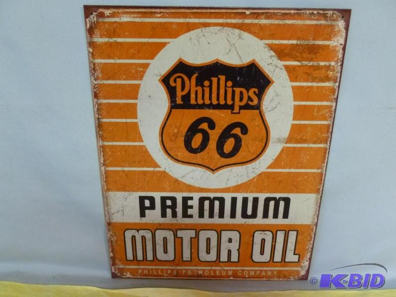 lot 25 image: Collectible Phillips 66 Premium Motor Oil&nbs...