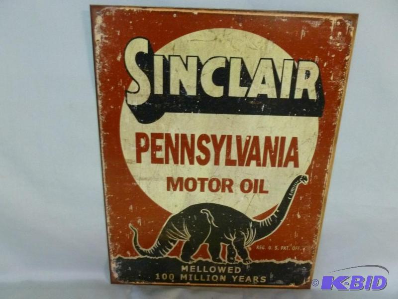 lot 69 image: Collectible Sinclair Pennsylvania Motor Oil&n...