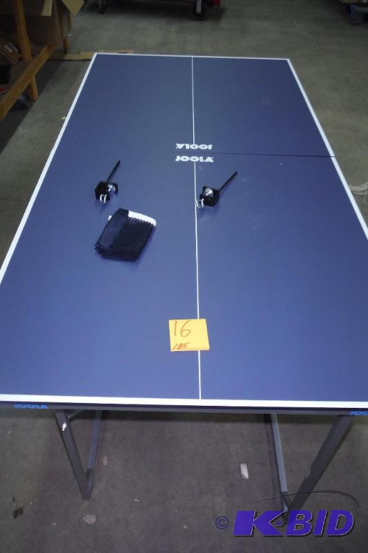 lot 16 image: JOOLA Midsize Table Tennis Table
