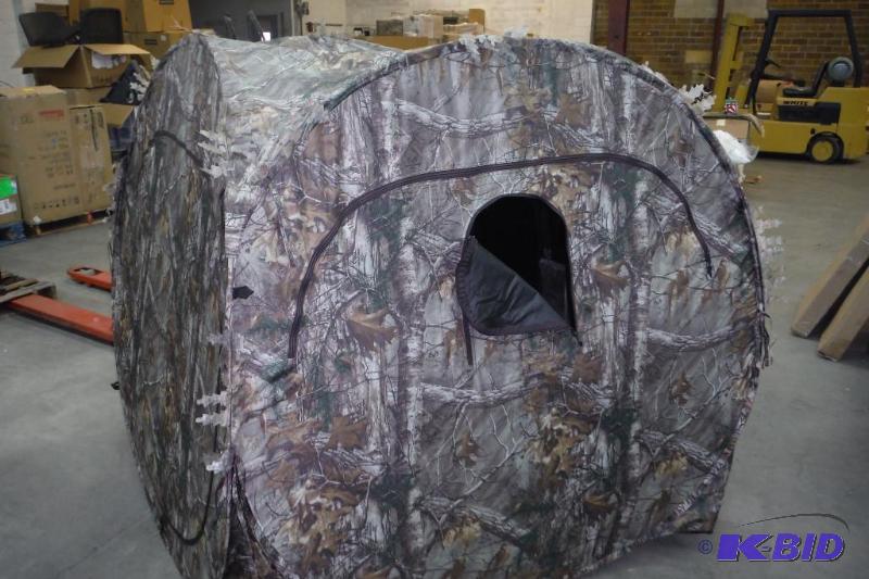 lot 42 image: Ameristep Doghouse Hunting Blind, Realtree Xtra Camo, Unfolds in seconds, New