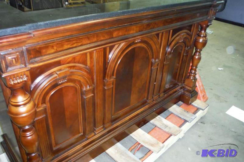 lot 62 image: Pulaski Carlton Manor Bar,New , Some minor nics and scratches 6ft. By 2ft.by 42 height