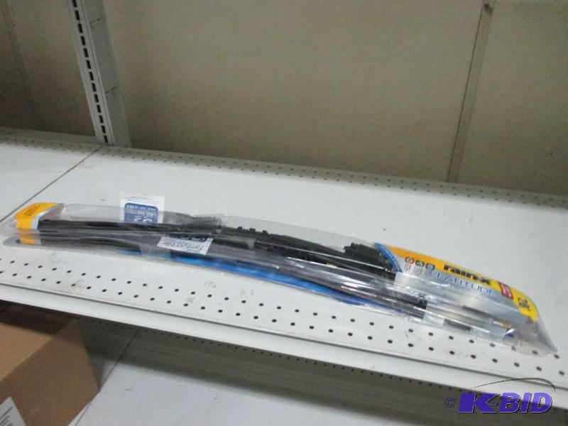 2 28&quot rain x wiper blades...